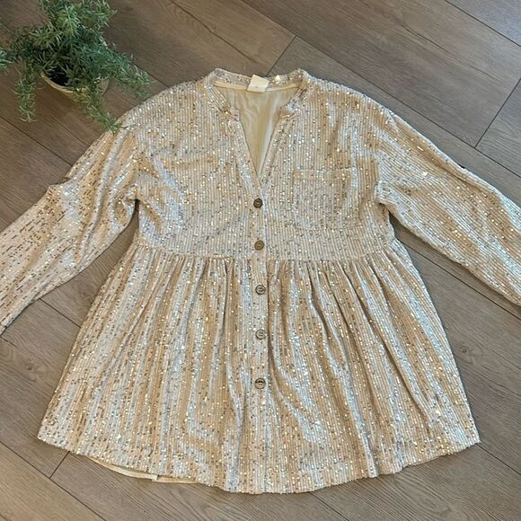 NWOT BY TOGETHER SEQUIN BUTTON DOWN OVERSIZED TUNIC CREAM AND GOLD SIZE SMALL - Picture 1 of 7